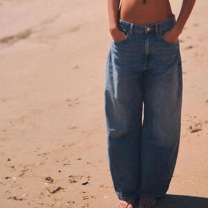 Zara Baggy Balloon Midrise Jeans In Light Blue Wash